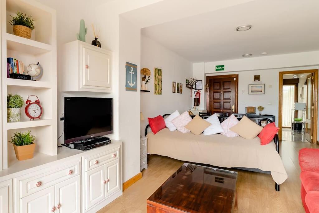 Casa De Las Flores - Apartamento Con Jardin Privado Frente A La Playa De Комильяс Экстерьер фото