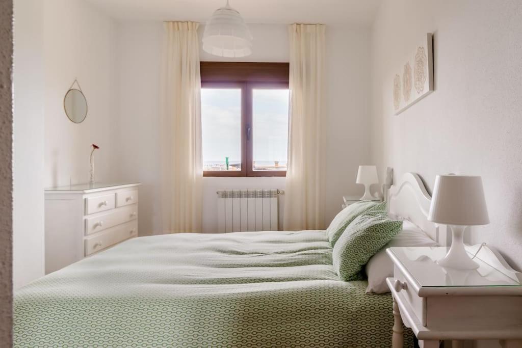 Casa De Las Flores - Apartamento Con Jardin Privado Frente A La Playa De Комильяс Экстерьер фото