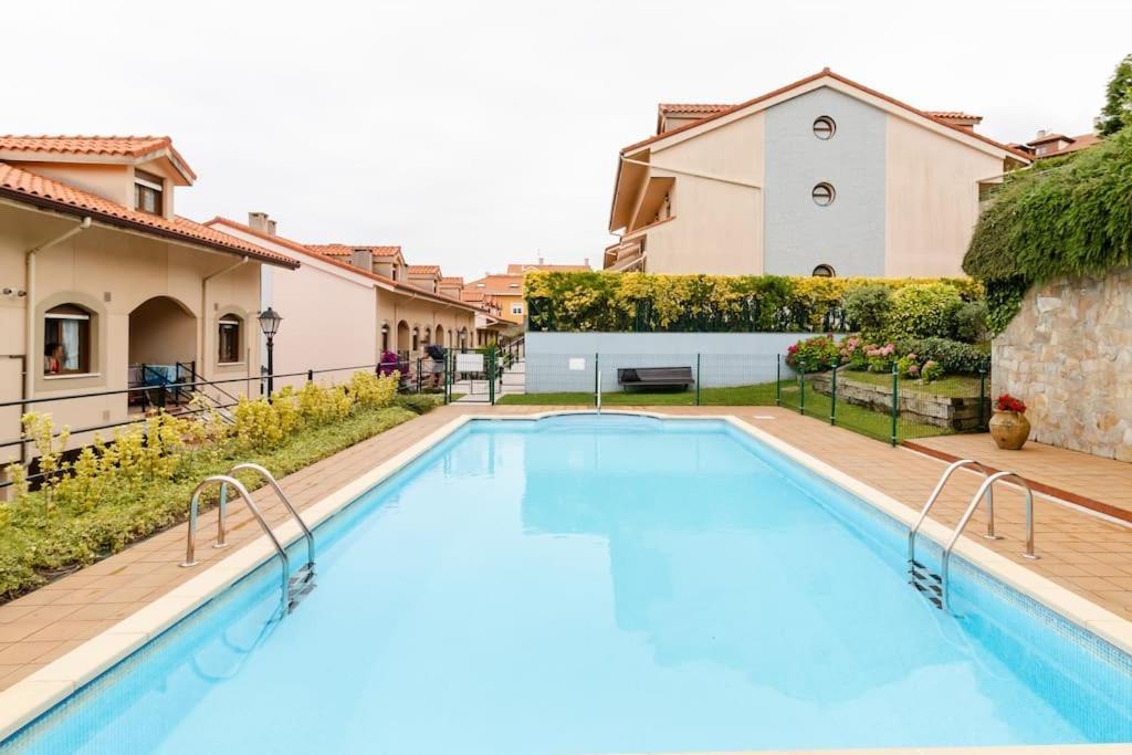 Casa De Las Flores - Apartamento Con Jardin Privado Frente A La Playa De Комильяс Экстерьер фото