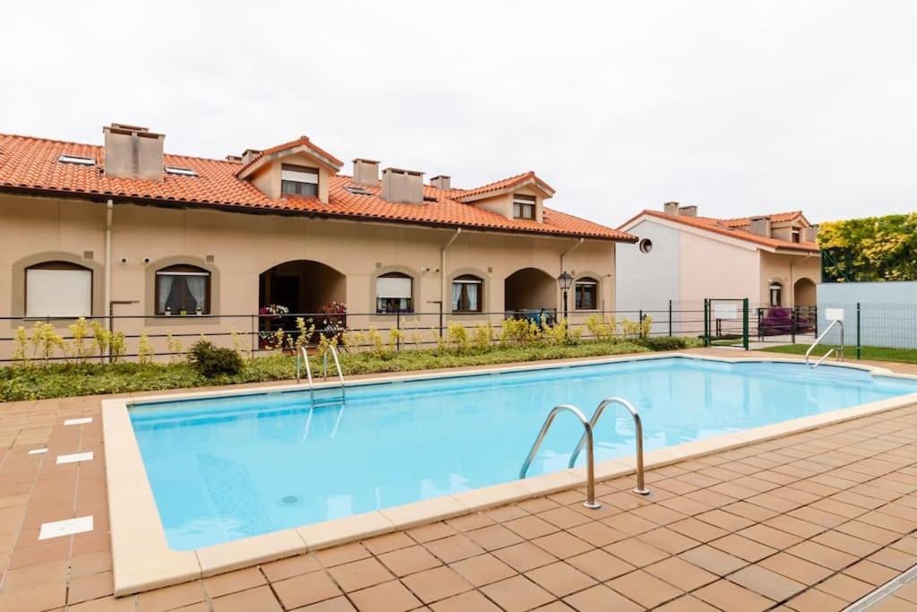 Casa De Las Flores - Apartamento Con Jardin Privado Frente A La Playa De Комильяс Экстерьер фото