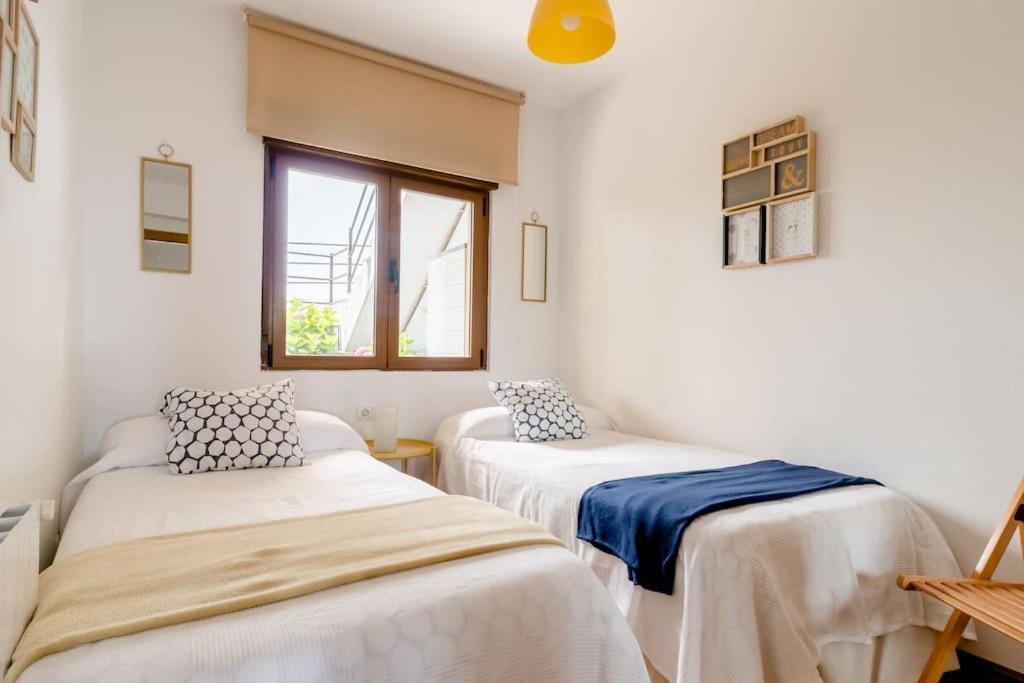 Casa De Las Flores - Apartamento Con Jardin Privado Frente A La Playa De Комильяс Экстерьер фото