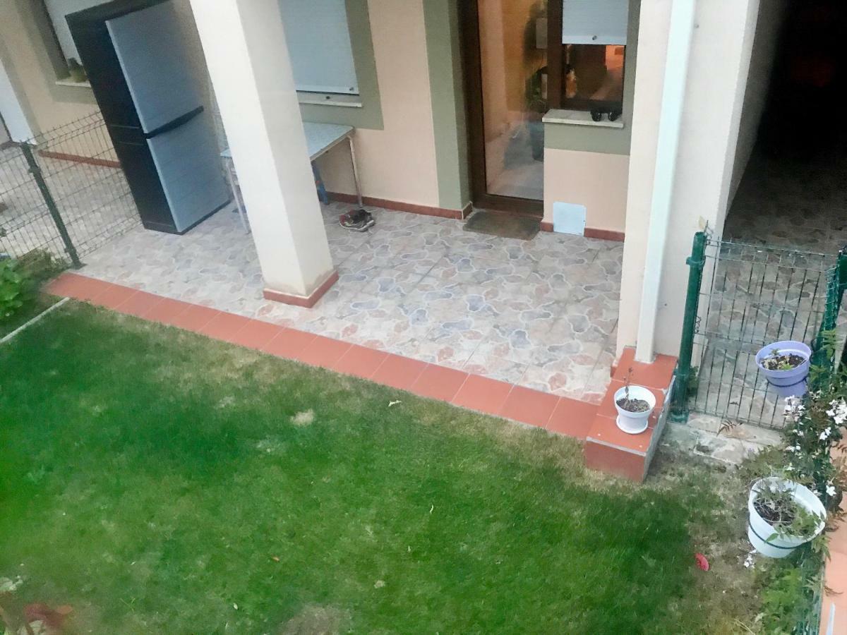 Casa De Las Flores - Apartamento Con Jardin Privado Frente A La Playa De Комильяс Экстерьер фото